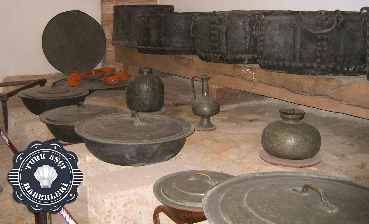 Osmanlı Mutfağında Kullanılan Sofra Gereçleri
